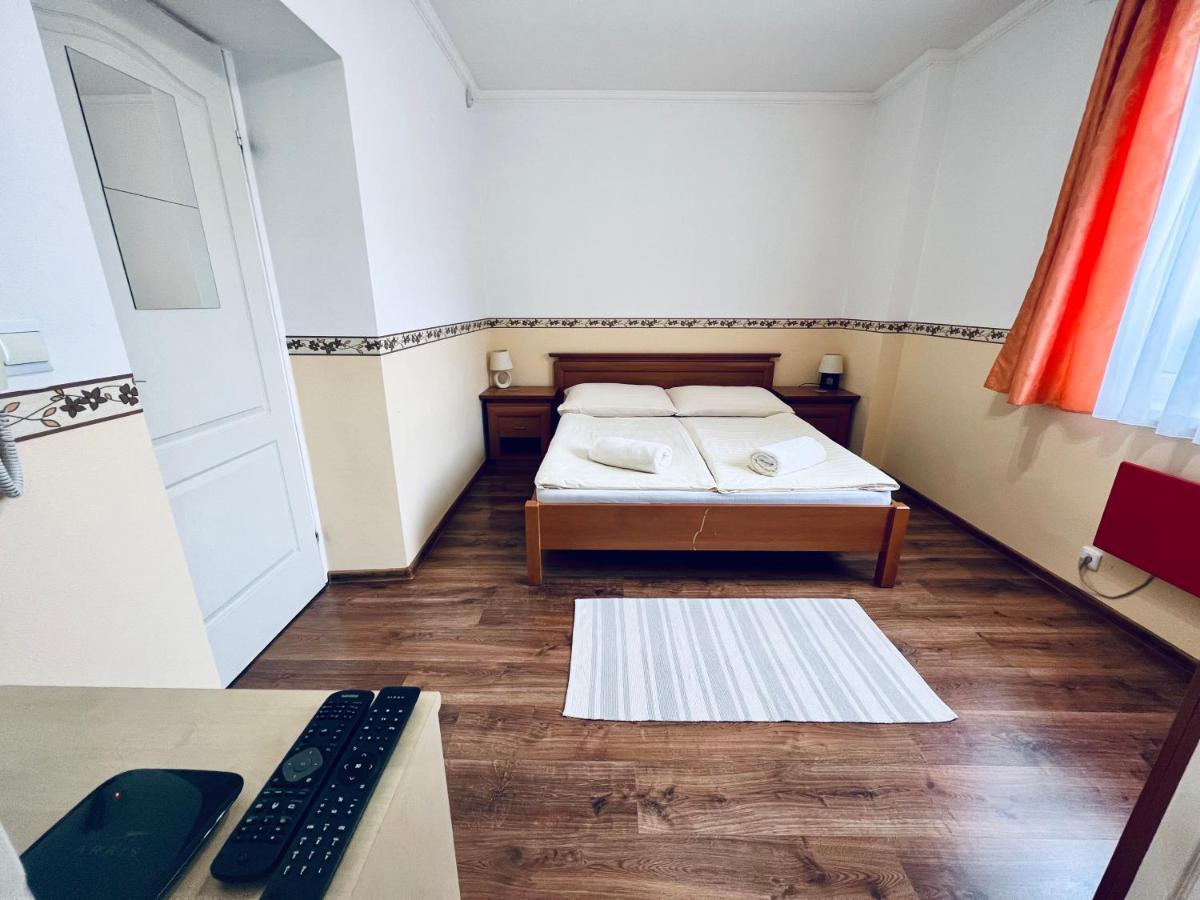 Privát Adriana Kremnica Exterior foto